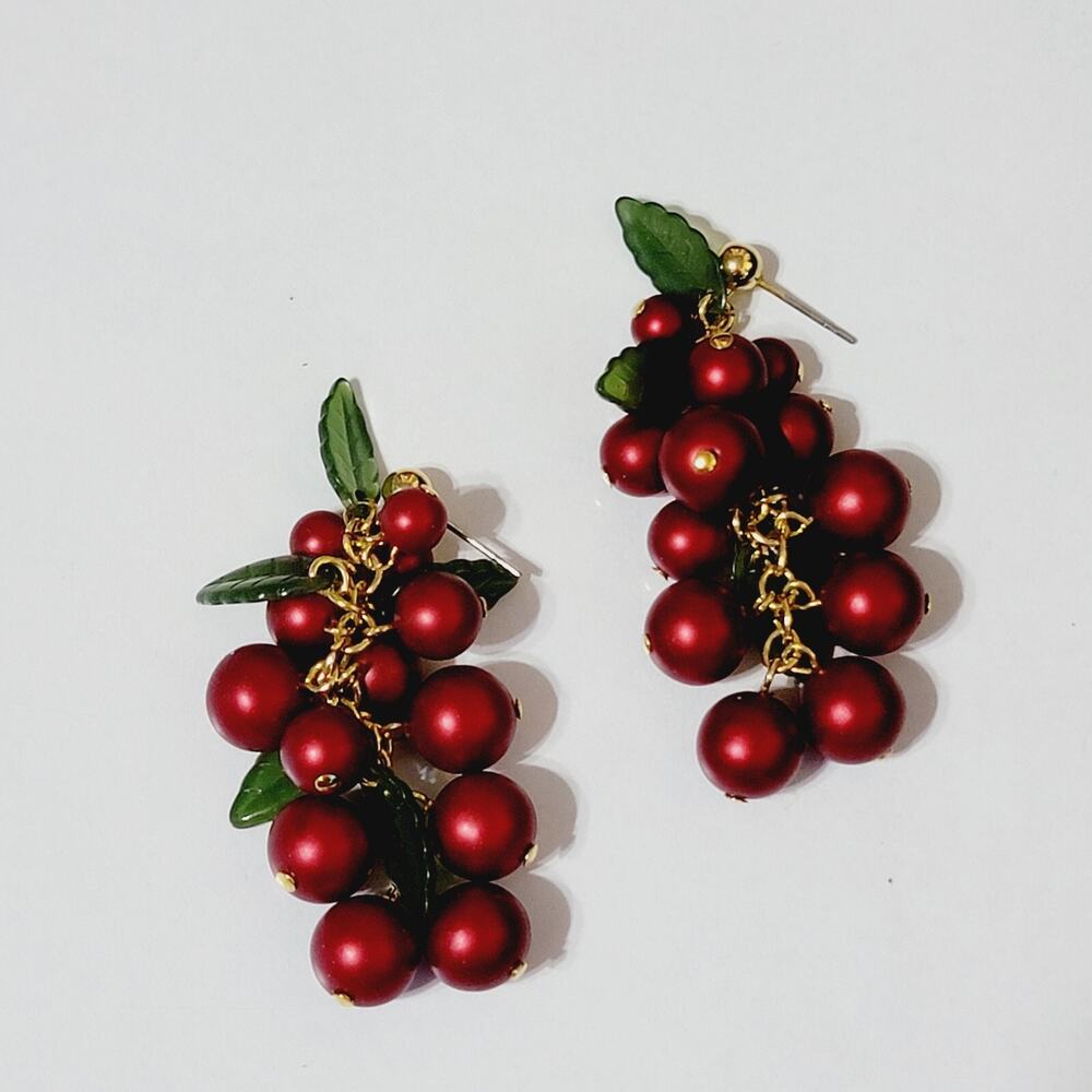 Grapes Dangle Pierced Earrings 1.5" Red Green Lucite Gold-tone Cherry rp-41 - Picture 8 of 9